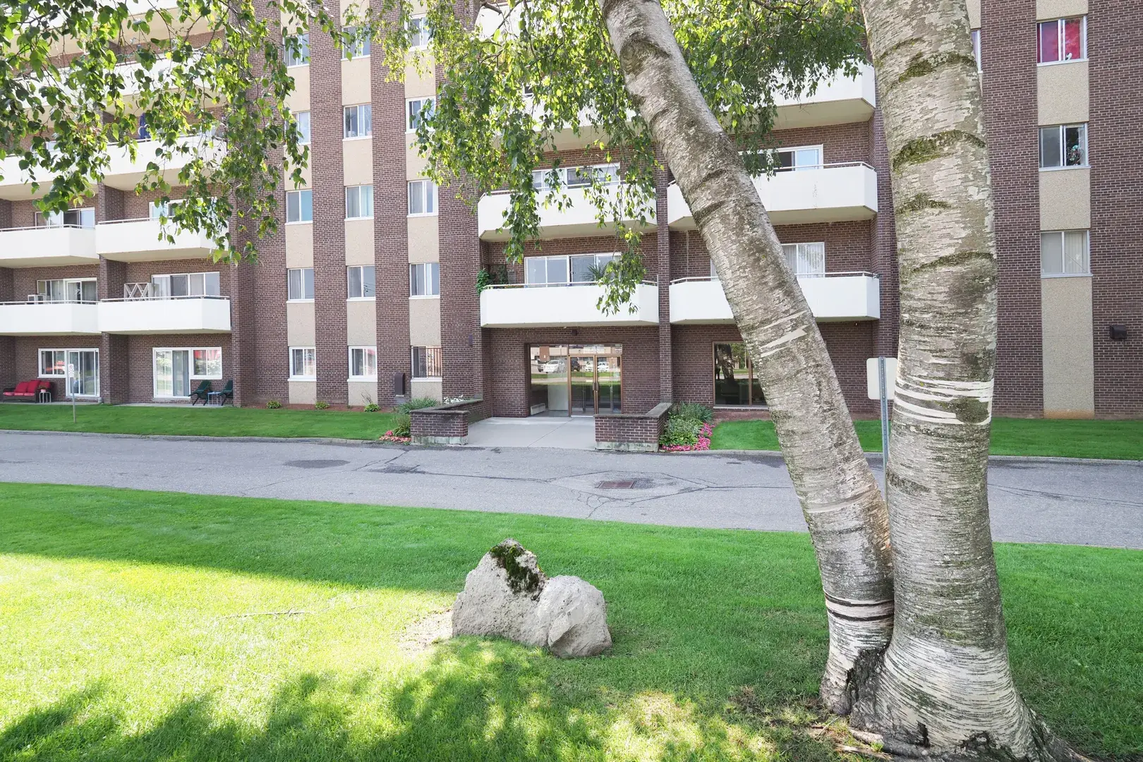 Hickory Apartments — photo 3 of 10