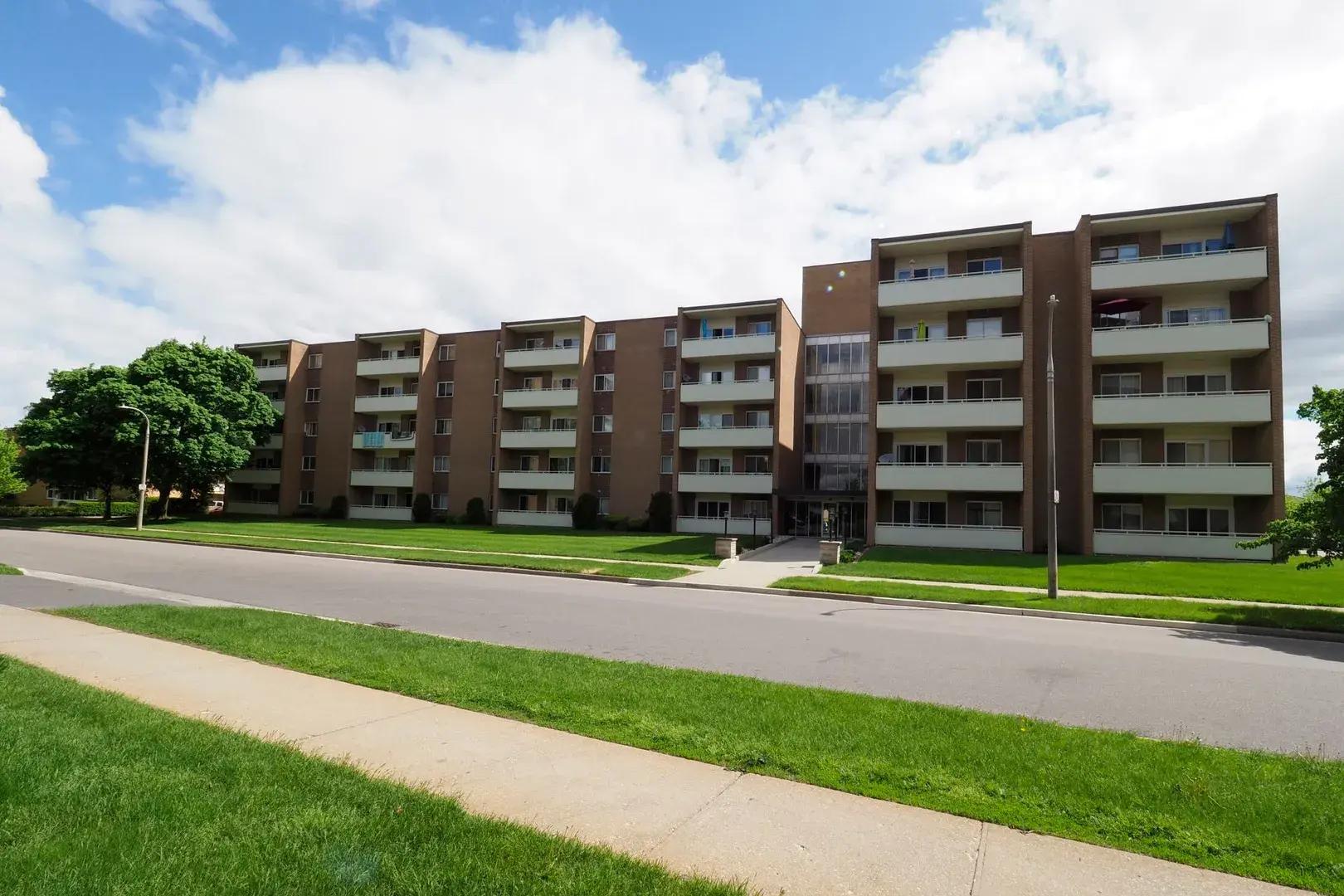 Confederation Apartments — photo 3 of 10