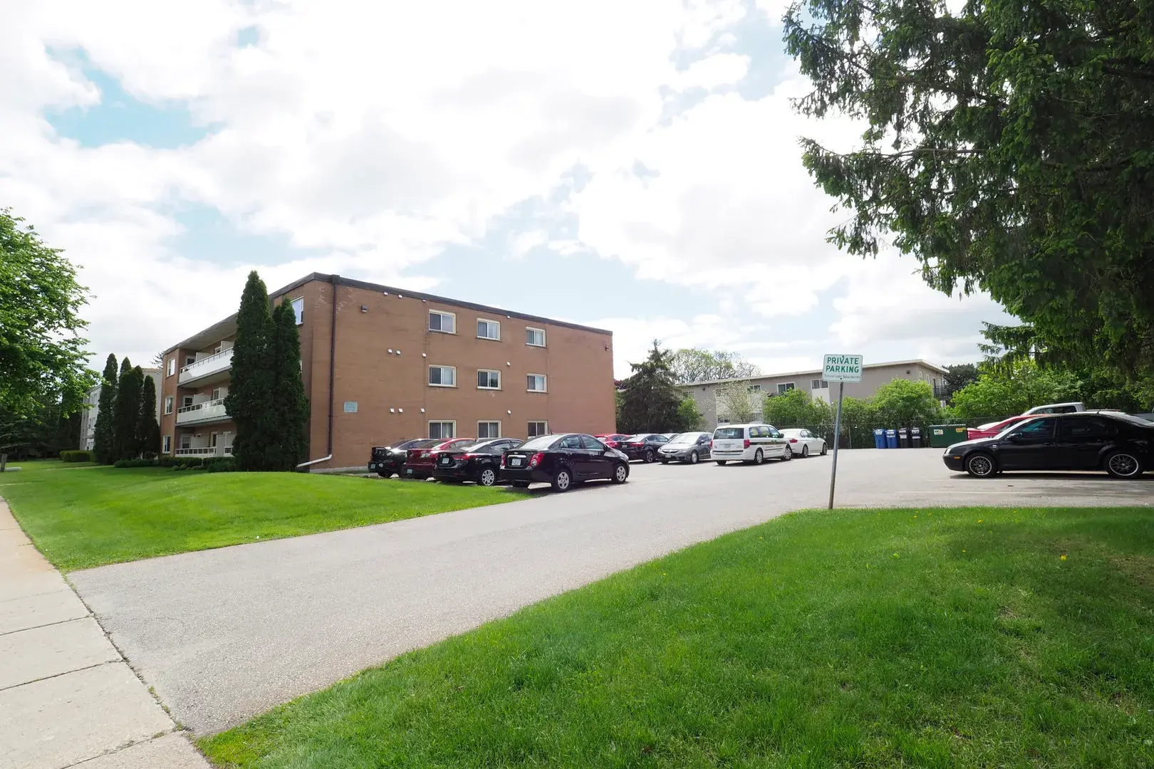 Lorraine Apartments — photo 4 of 10