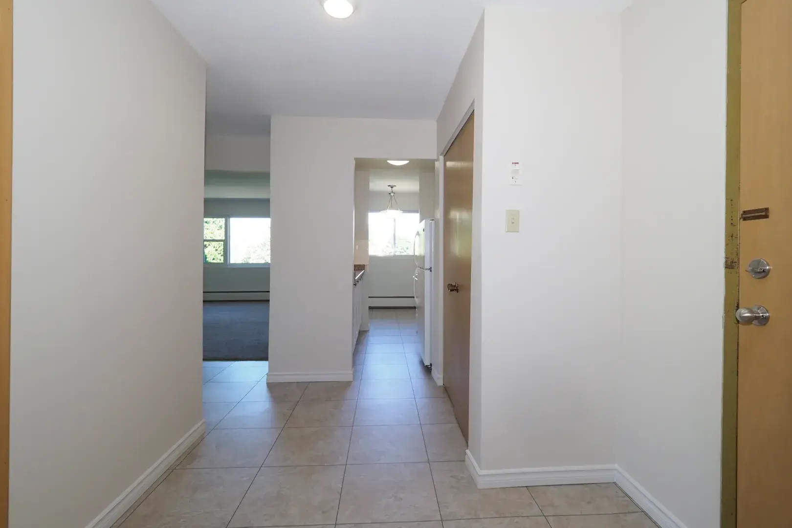Lorraine Apartments — photo 7 of 10