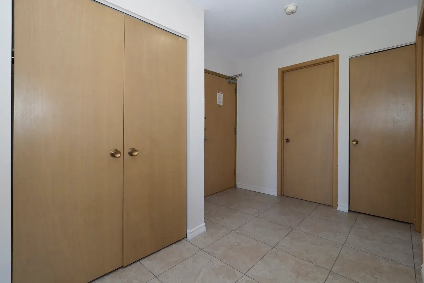 Lorraine Apartments — photo 8 of 10