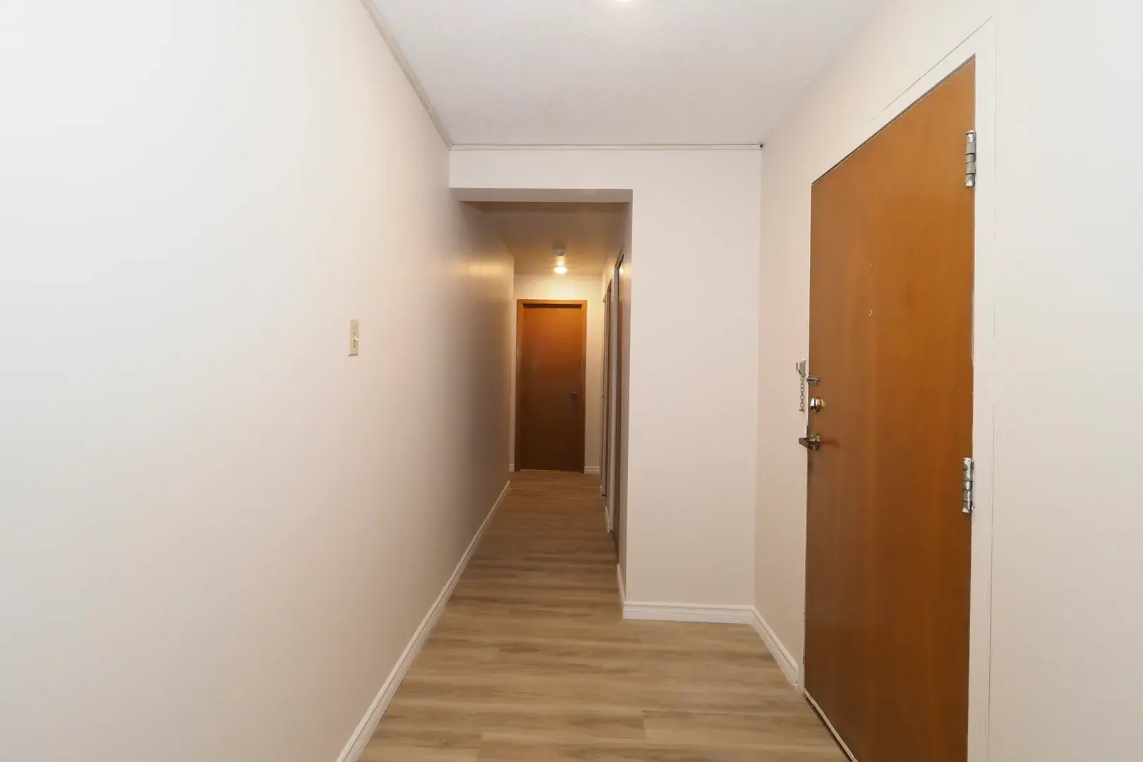 Confederation Apartments — photo 10 of 10